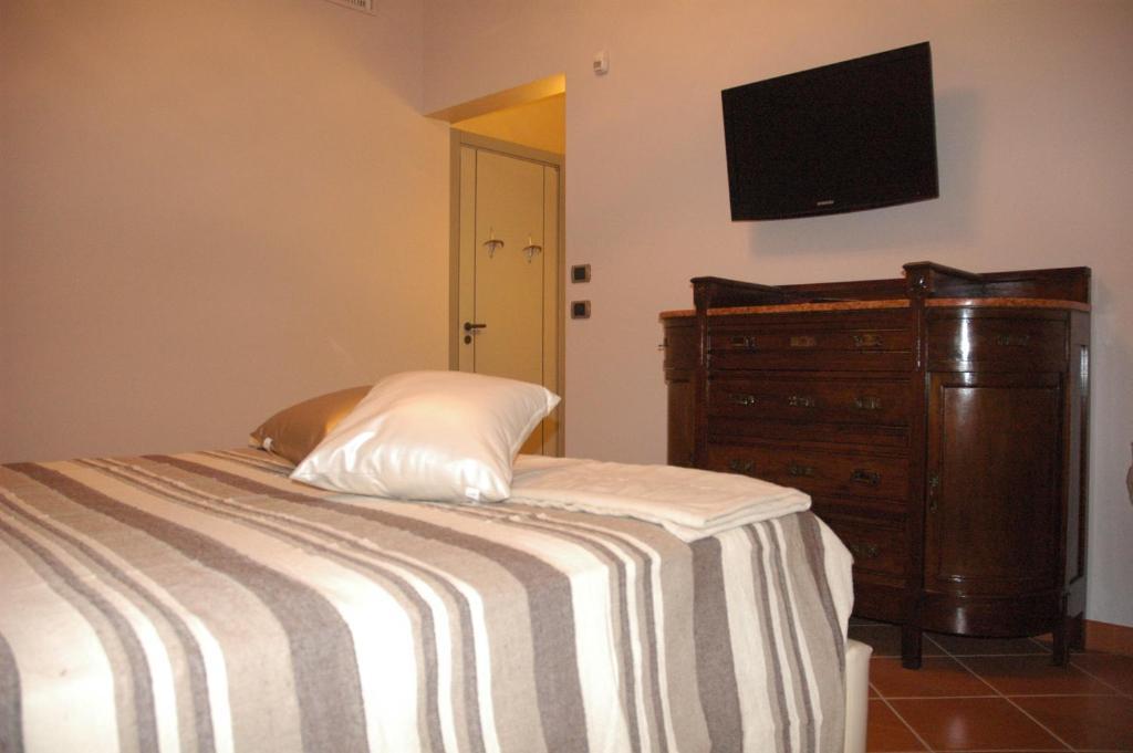 B&B Douce Maison Альба Экстерьер фото