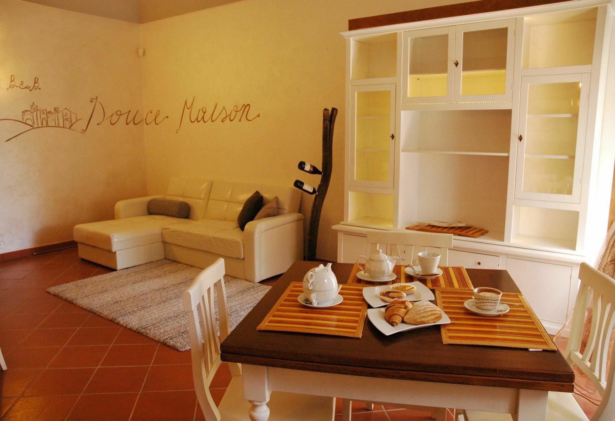 B&B Douce Maison Альба Экстерьер фото